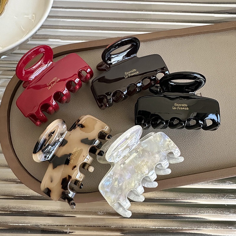 مشابك شعر فرنسية متوسطة الحجم  - مراجعة Travel Accessories Aesthetic وسعره